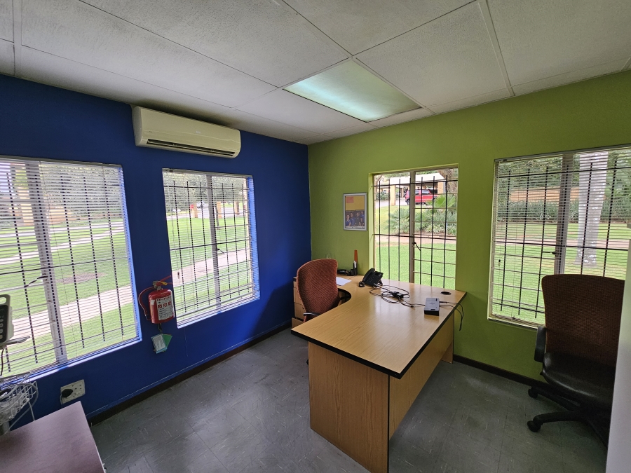 To Let Commercial Property for Rent in Die Hoewes Gauteng