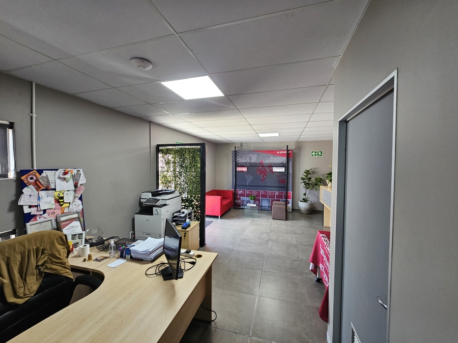 To Let Commercial Property for Rent in Knoppieslaagte Gauteng