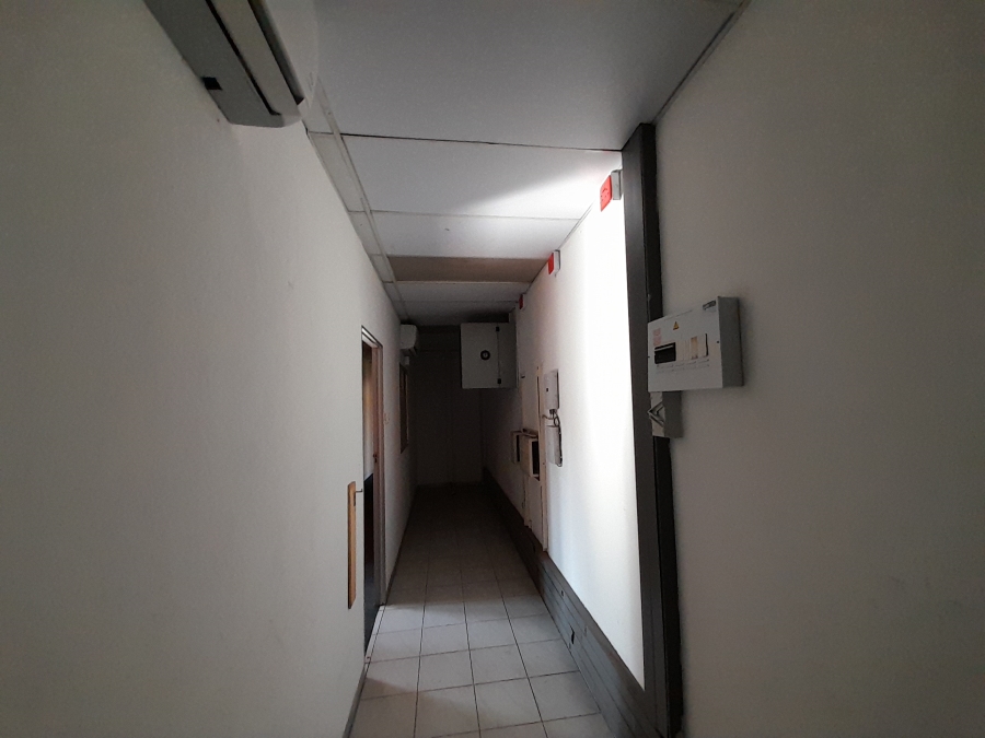 To Let Commercial Property for Rent in Randjespark Gauteng