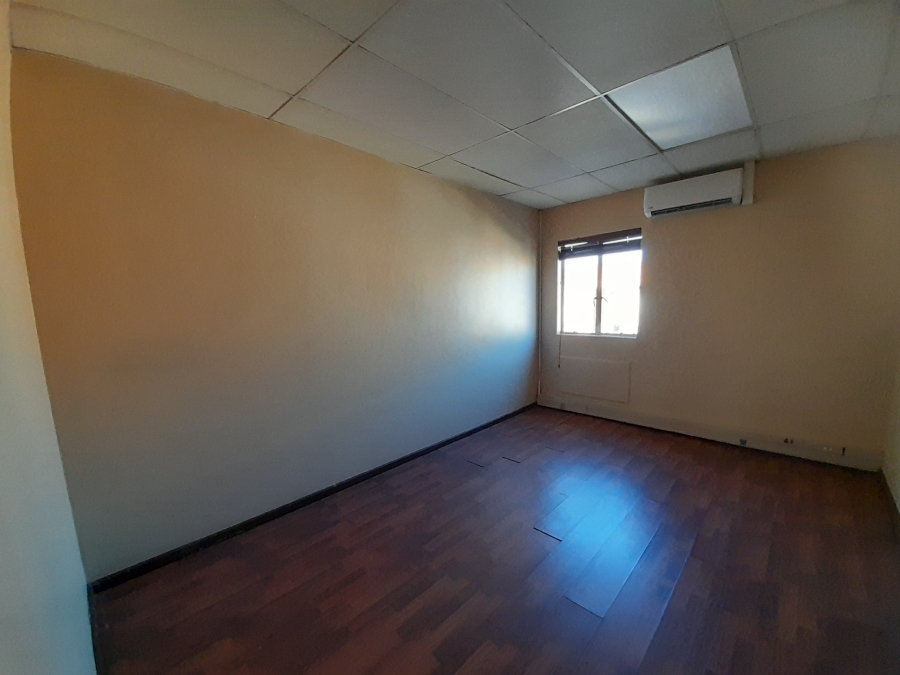 To Let Commercial Property for Rent in Randjespark Gauteng