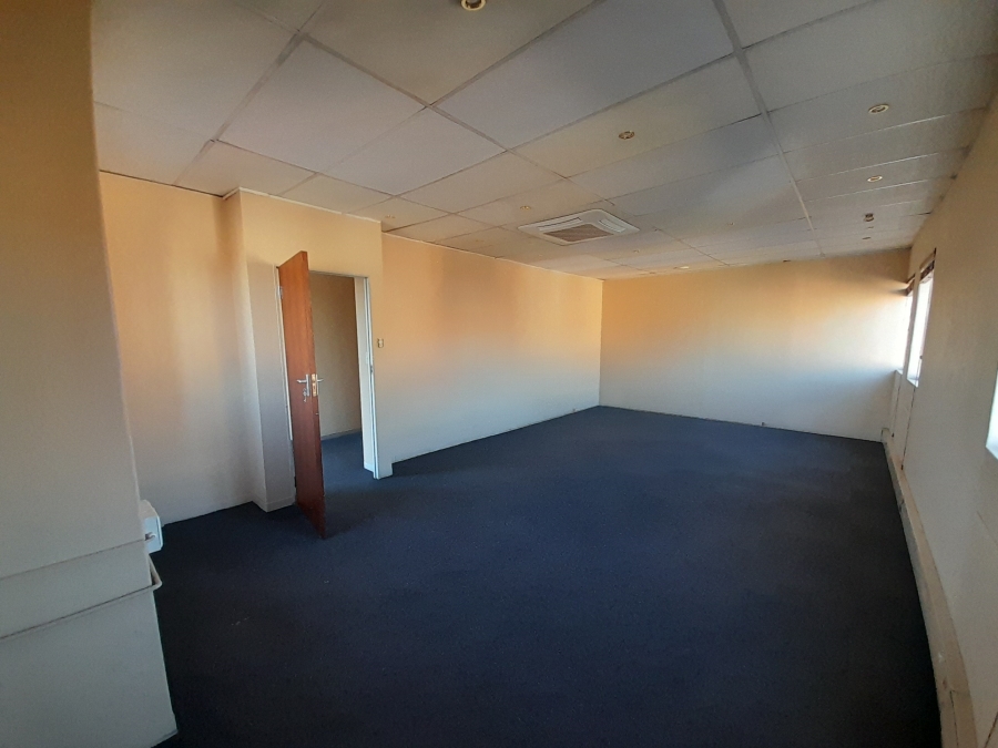 To Let Commercial Property for Rent in Randjespark Gauteng