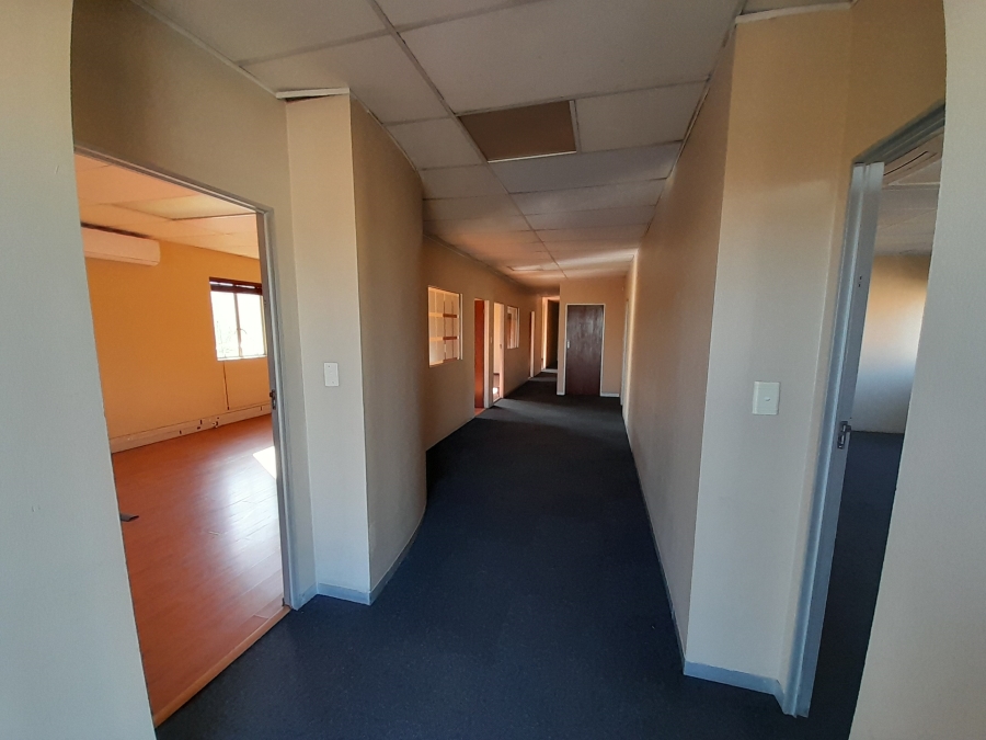 To Let Commercial Property for Rent in Randjespark Gauteng