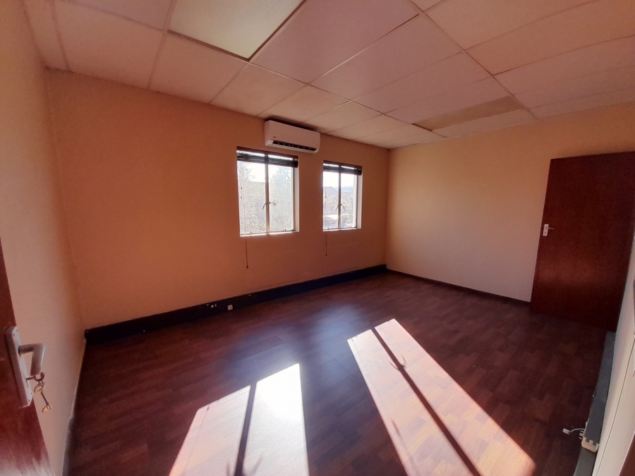 To Let Commercial Property for Rent in Randjespark Gauteng