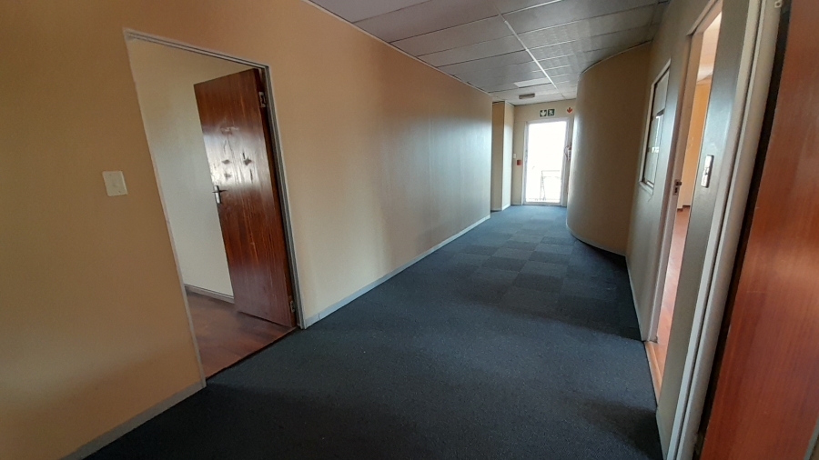 To Let Commercial Property for Rent in Randjespark Gauteng