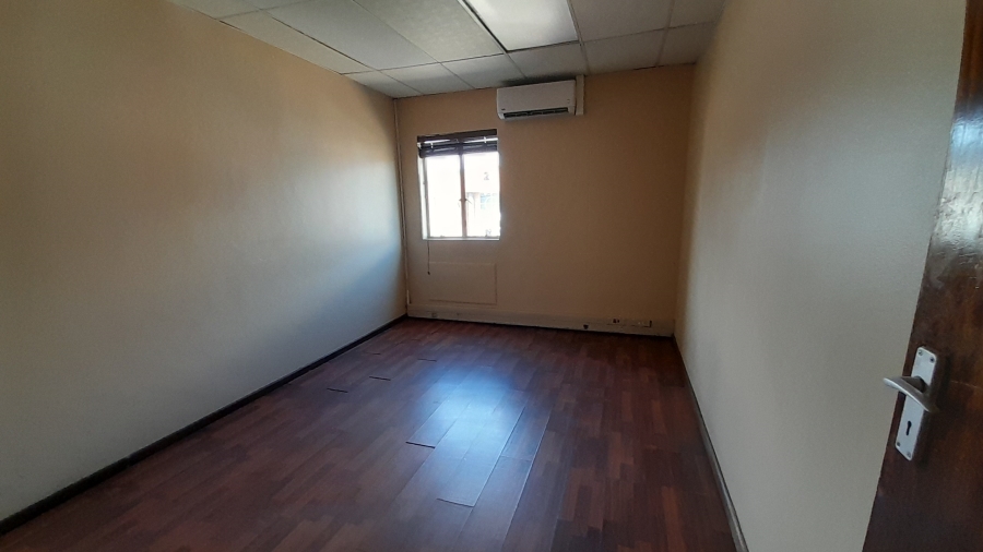 To Let Commercial Property for Rent in Randjespark Gauteng