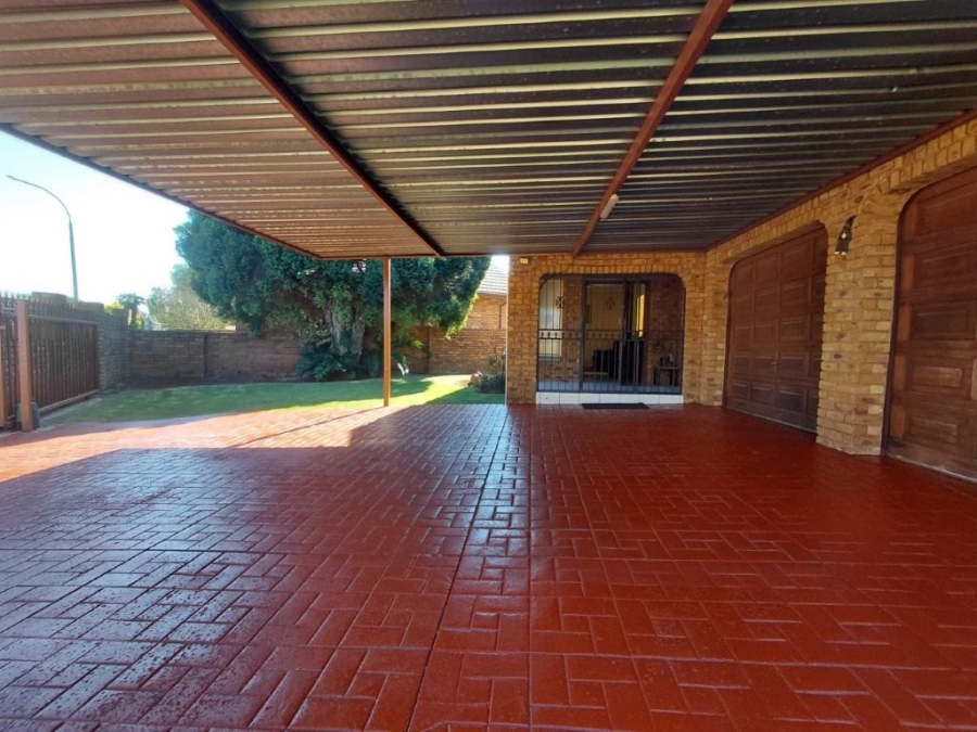 3 Bedroom Property for Sale in Klippoortje Gauteng