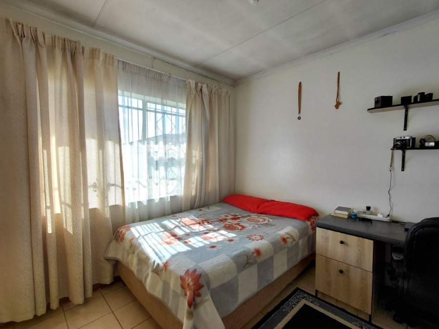 3 Bedroom Property for Sale in Klippoortje Gauteng