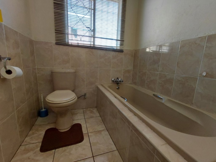 3 Bedroom Property for Sale in Klippoortje Gauteng