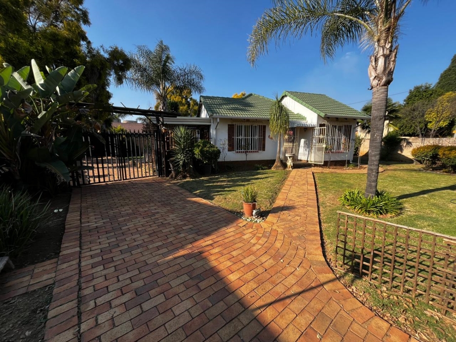 3 Bedroom Property for Sale in Sunward Park Gauteng