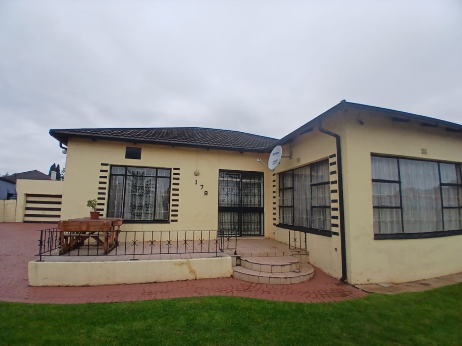 3 Bedroom Property for Sale in Brakpan Central Gauteng