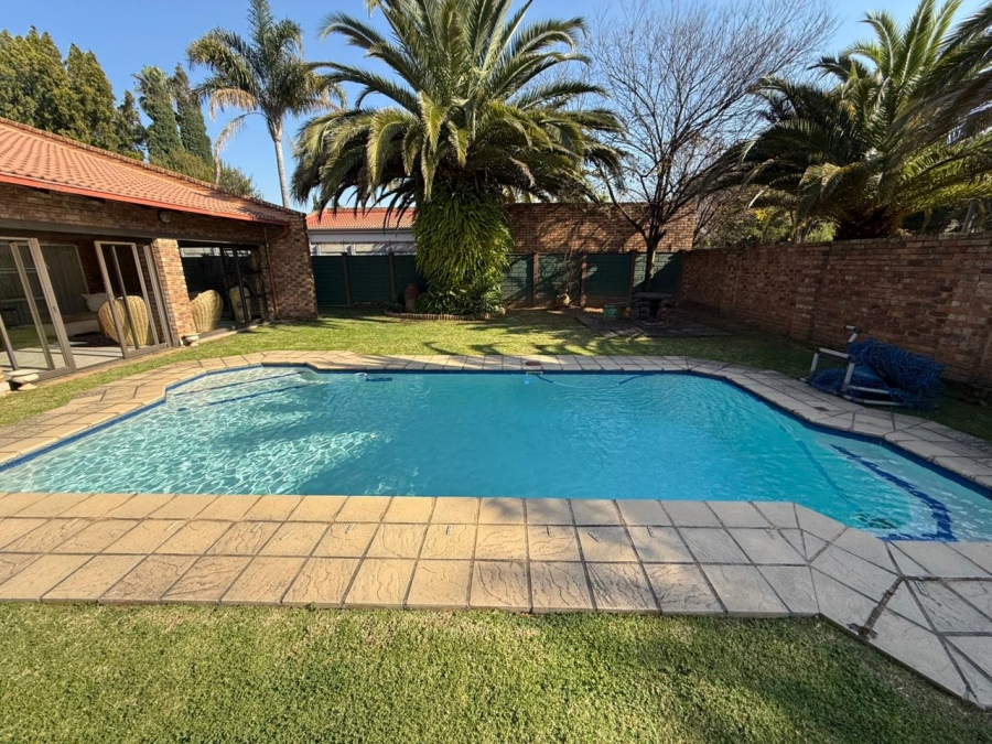 5 Bedroom Property for Sale in Atlasville Gauteng
