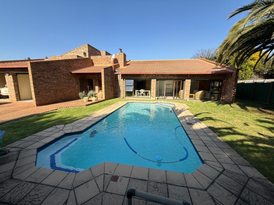 5 Bedroom Property for Sale in Atlasville Gauteng