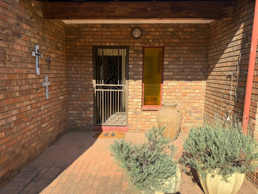 5 Bedroom Property for Sale in Atlasville Gauteng