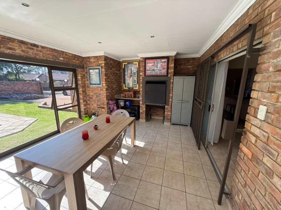 5 Bedroom Property for Sale in Atlasville Gauteng