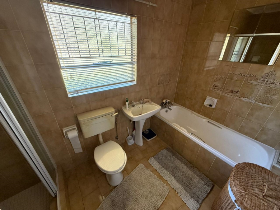 5 Bedroom Property for Sale in Atlasville Gauteng
