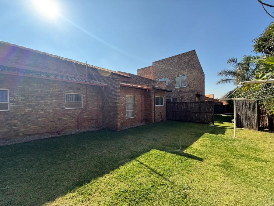 5 Bedroom Property for Sale in Atlasville Gauteng