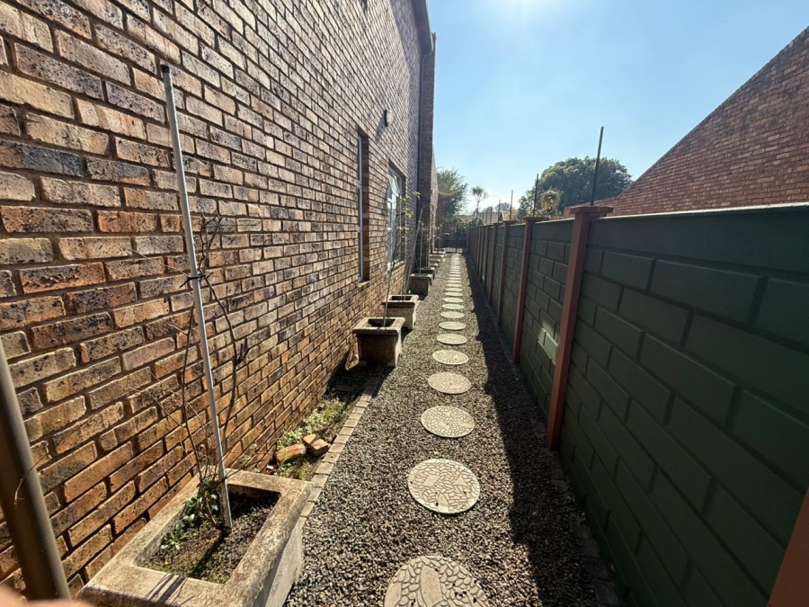 5 Bedroom Property for Sale in Atlasville Gauteng