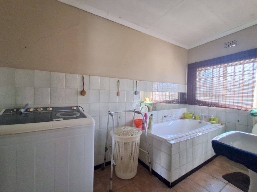 3 Bedroom Property for Sale in Sonland Park Gauteng