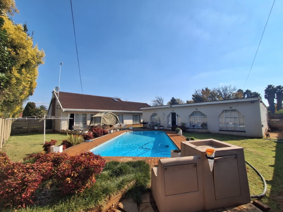 3 Bedroom Property for Sale in Sonland Park Gauteng