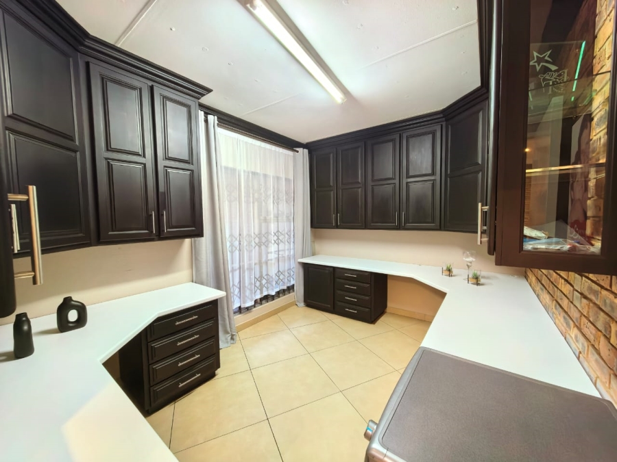 4 Bedroom Property for Sale in Vanderbijlpark SE Gauteng