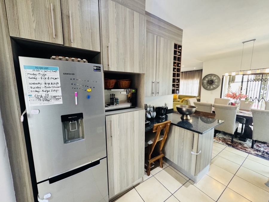3 Bedroom Property for Sale in Maroeladal Gauteng