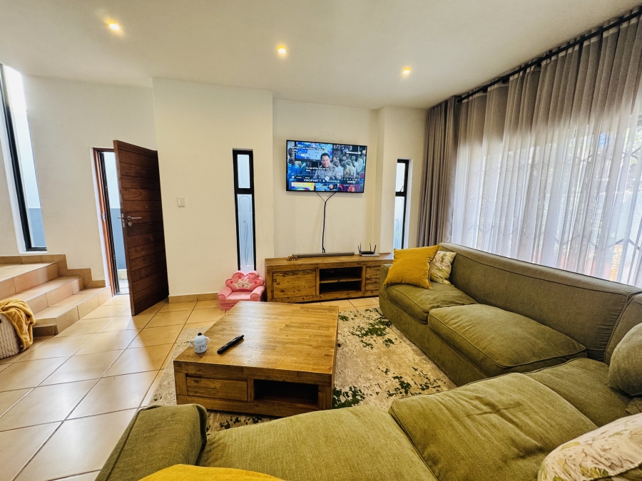 3 Bedroom Property for Sale in Maroeladal Gauteng
