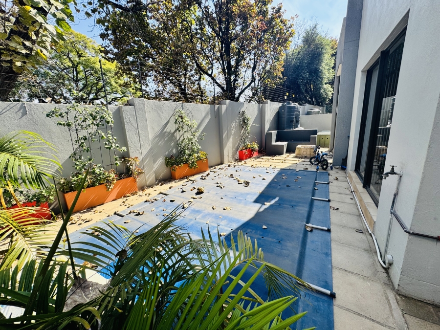 3 Bedroom Property for Sale in Maroeladal Gauteng