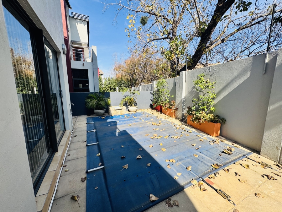 3 Bedroom Property for Sale in Maroeladal Gauteng