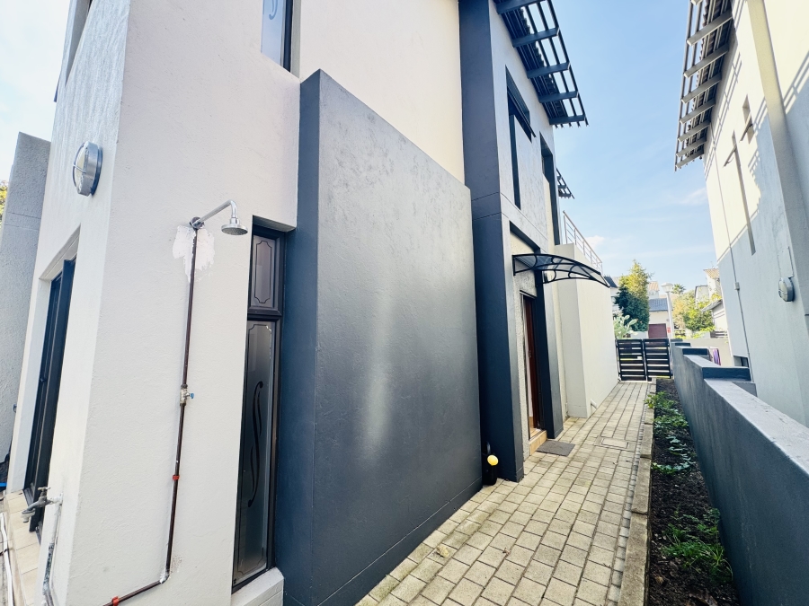 3 Bedroom Property for Sale in Maroeladal Gauteng