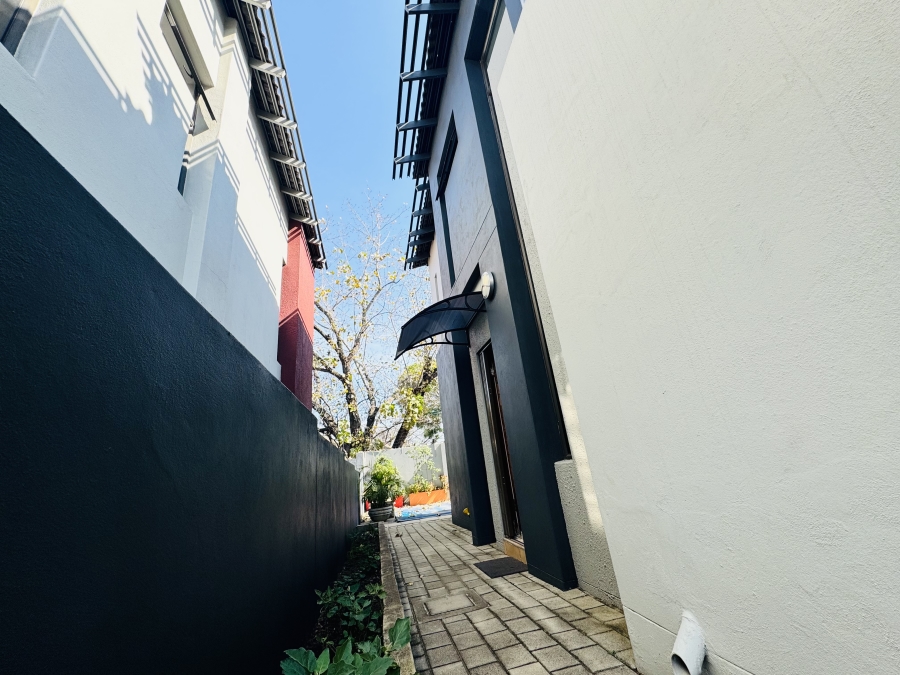 3 Bedroom Property for Sale in Maroeladal Gauteng