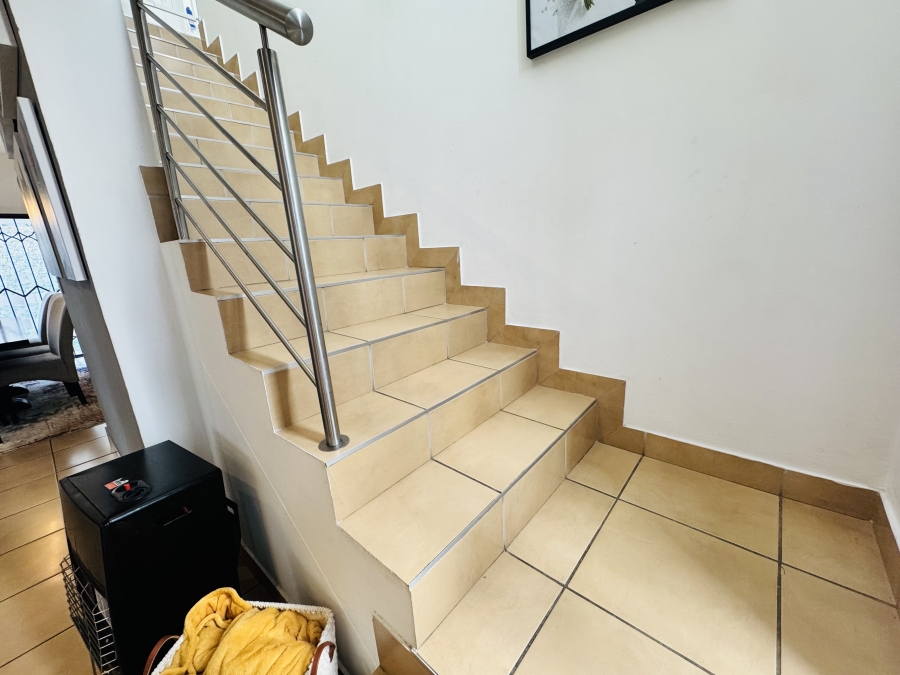 3 Bedroom Property for Sale in Maroeladal Gauteng