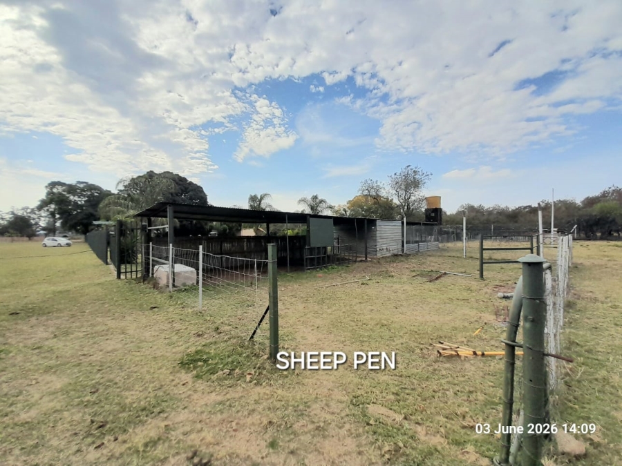6 Bedroom Property for Sale in Pretoria North Gauteng