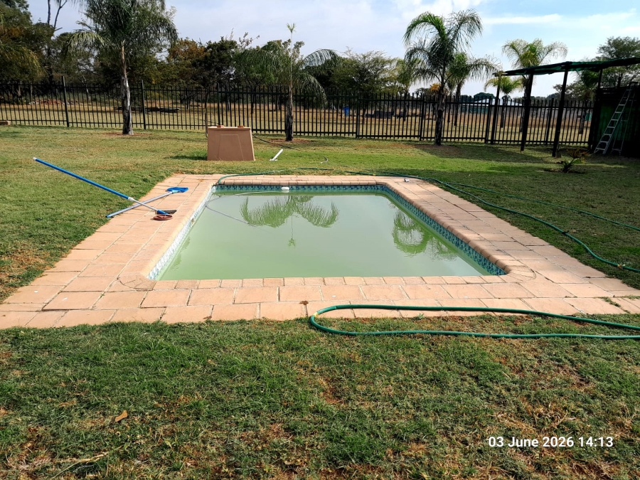 6 Bedroom Property for Sale in Pretoria North Gauteng