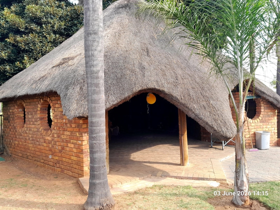 6 Bedroom Property for Sale in Pretoria North Gauteng