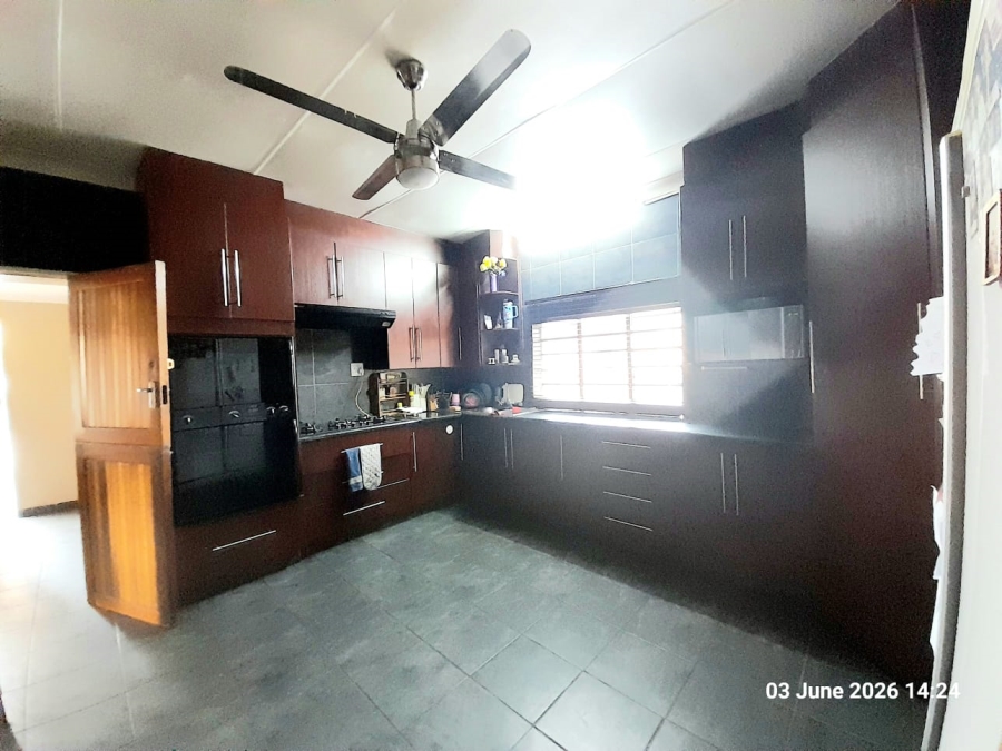 6 Bedroom Property for Sale in Pretoria North Gauteng