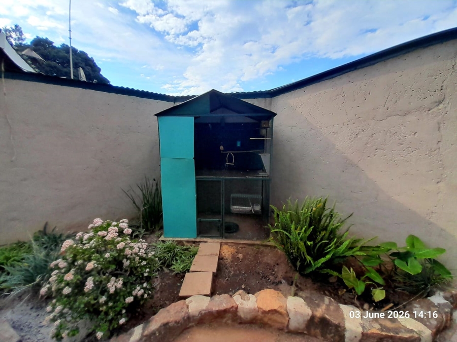 6 Bedroom Property for Sale in Pretoria North Gauteng
