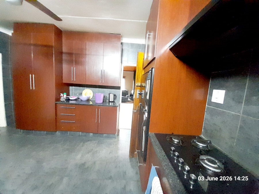 6 Bedroom Property for Sale in Pretoria North Gauteng