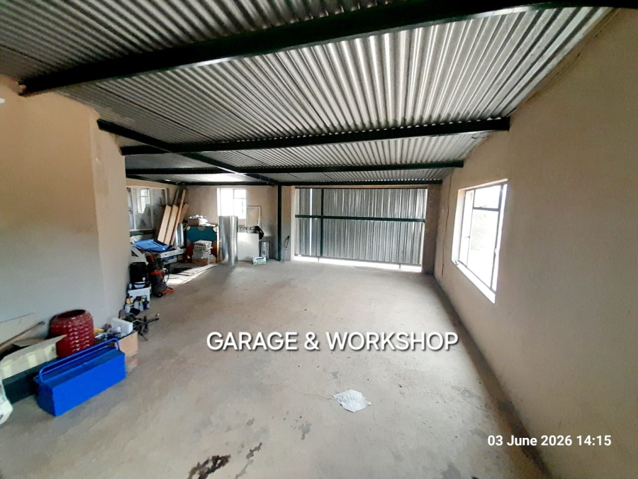6 Bedroom Property for Sale in Pretoria North Gauteng