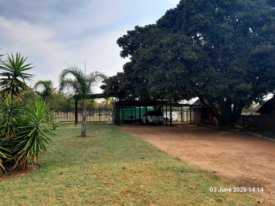 6 Bedroom Property for Sale in Pretoria North Gauteng