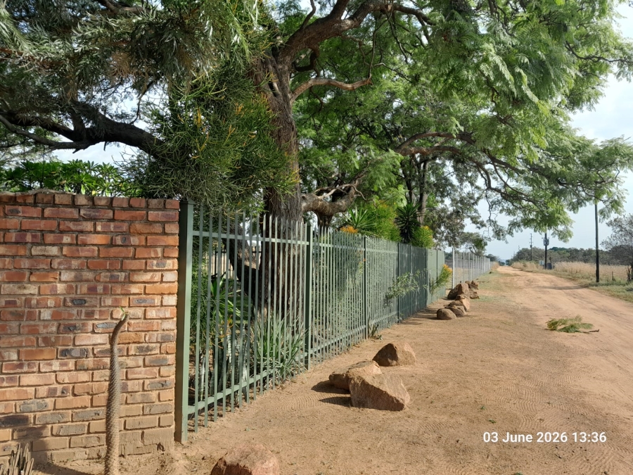 6 Bedroom Property for Sale in Pretoria North Gauteng