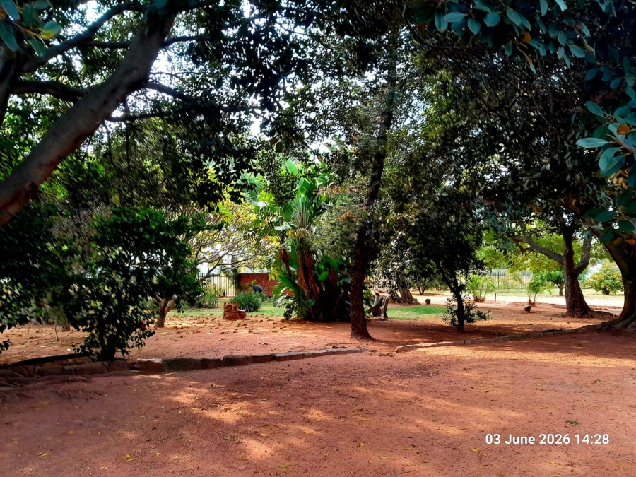 6 Bedroom Property for Sale in Pretoria North Gauteng