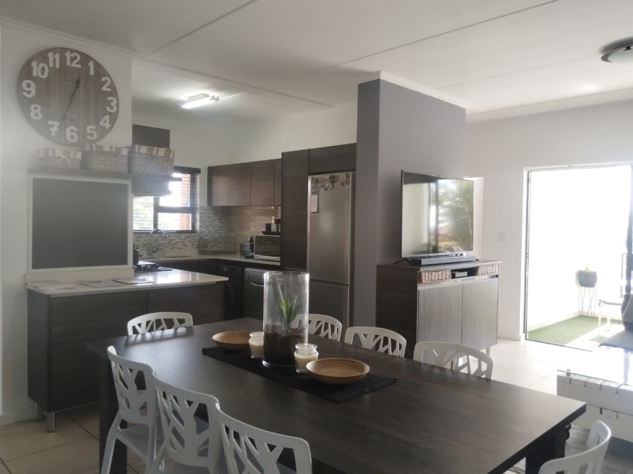 3 Bedroom Property for Sale in Greenstone Crest Gauteng