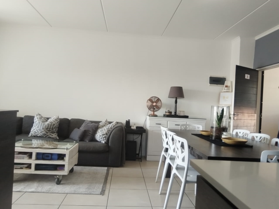 3 Bedroom Property for Sale in Greenstone Crest Gauteng
