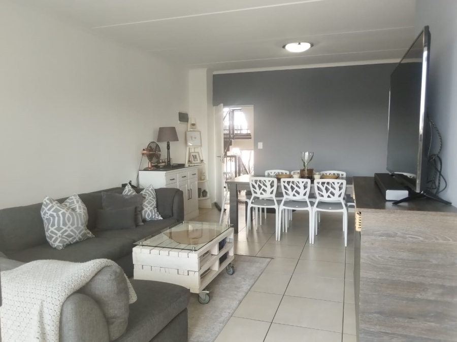 3 Bedroom Property for Sale in Greenstone Crest Gauteng