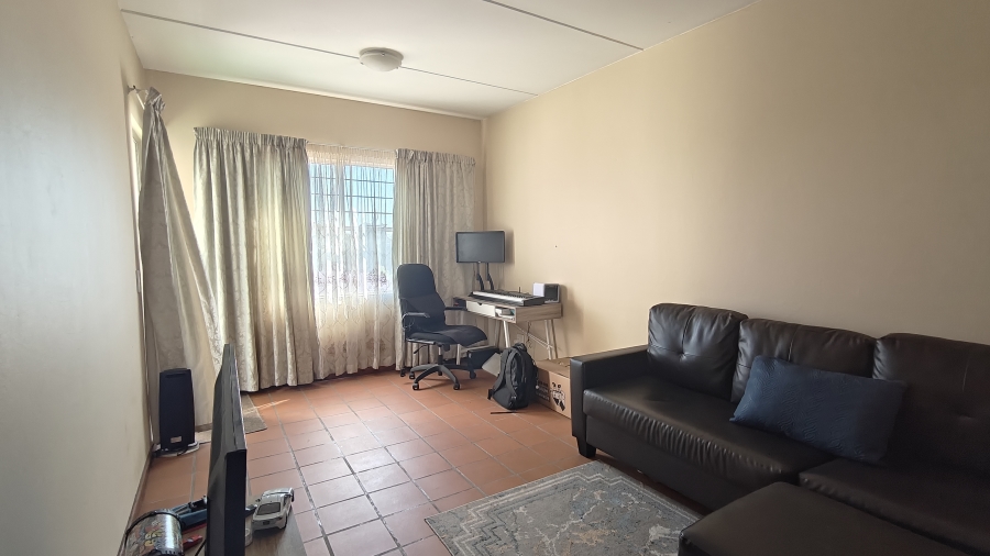 To Let 1 Bedroom Property for Rent in Sundowner Gauteng