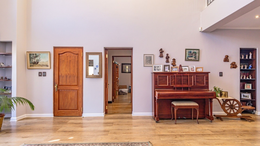 7 Bedroom Property for Sale in Cornwall Hill Gauteng