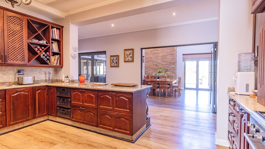 7 Bedroom Property for Sale in Cornwall Hill Gauteng