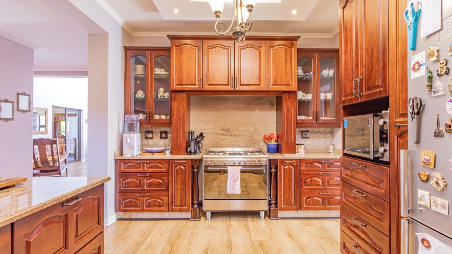 7 Bedroom Property for Sale in Cornwall Hill Gauteng