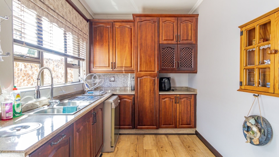 7 Bedroom Property for Sale in Cornwall Hill Gauteng