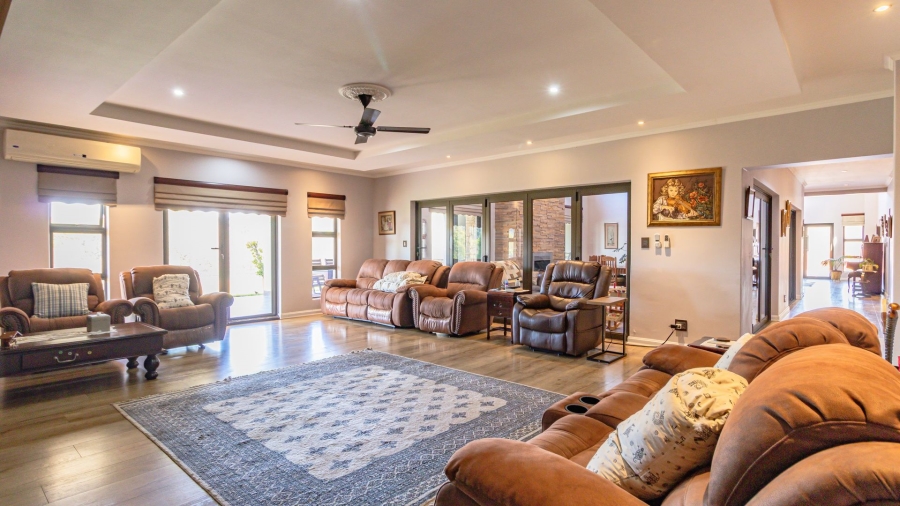 7 Bedroom Property for Sale in Cornwall Hill Gauteng